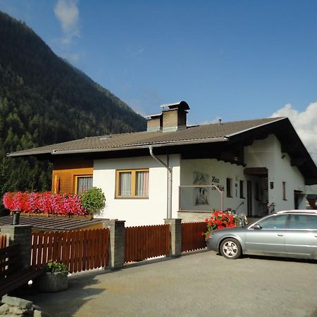 Haus Dorfblick Hotell Prägraten Eksteriør bilde